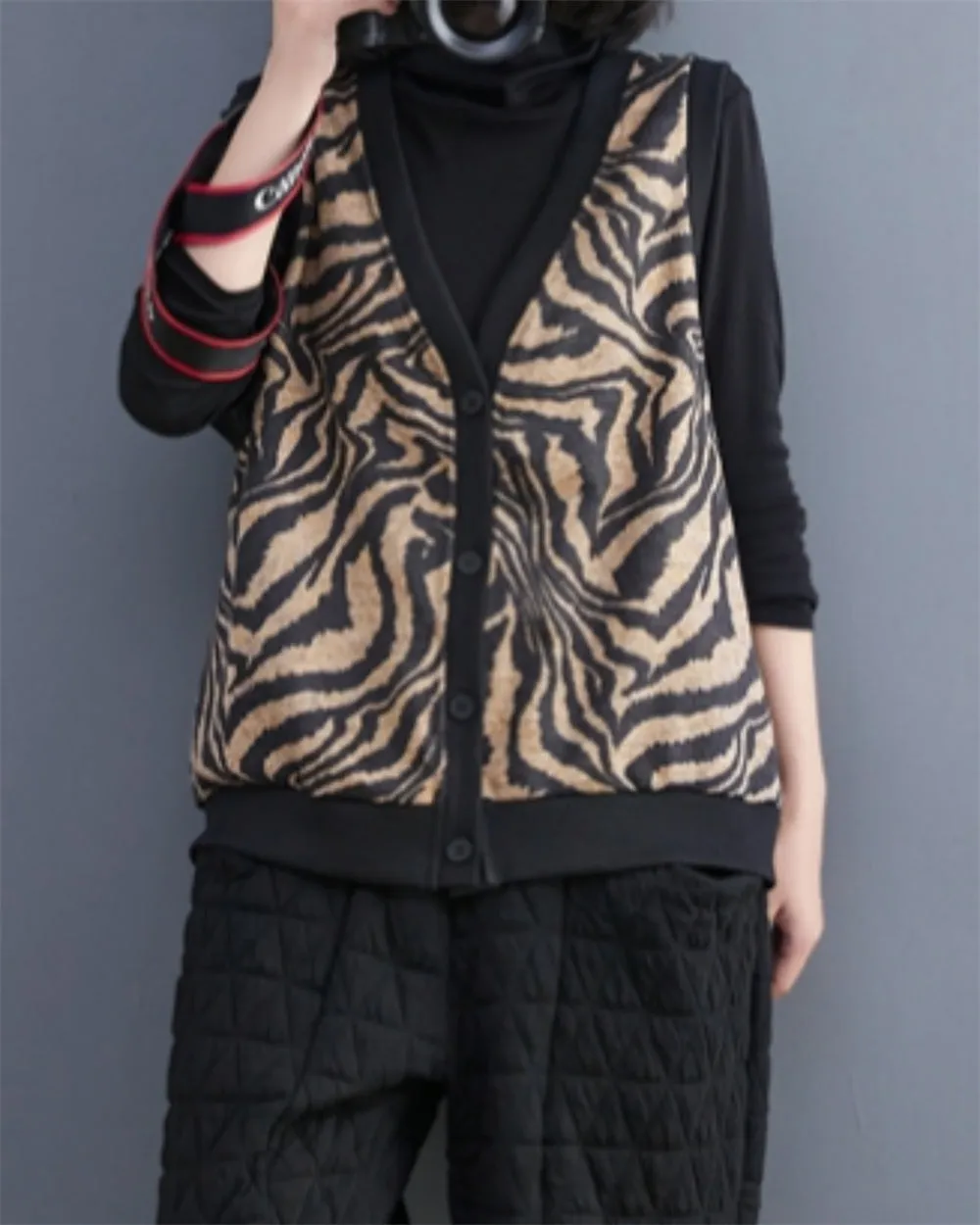 ellazhu Women's Striped V-neck Sleeveless Cardigan Sweater Vest GZ89