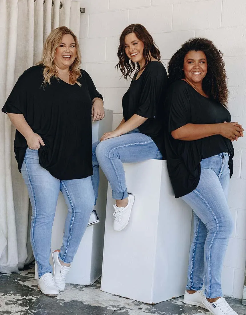Plus Size Frayed Slim Fit Jeans - Light Denim