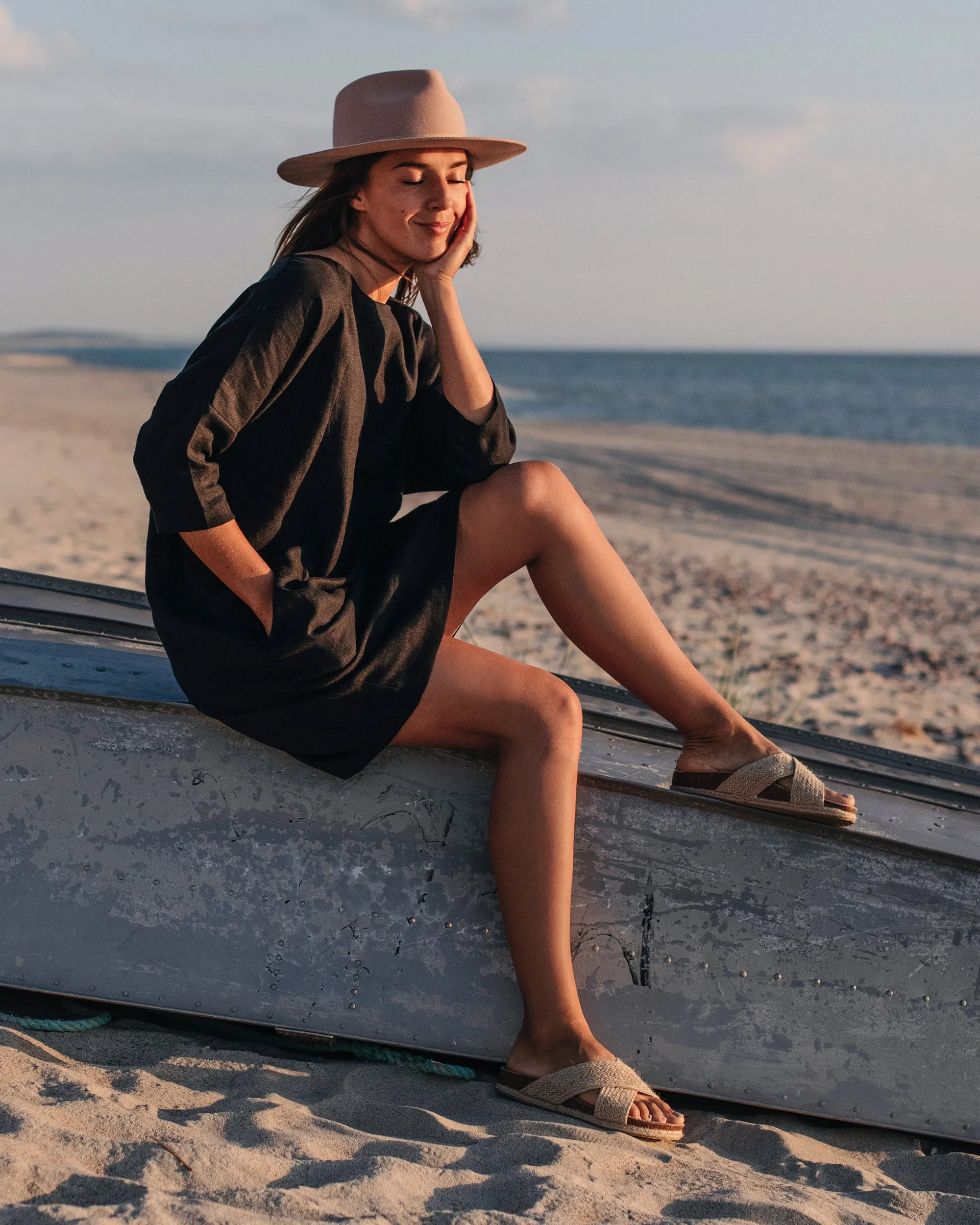 Relaxed fit linen dress ARUBA in Black