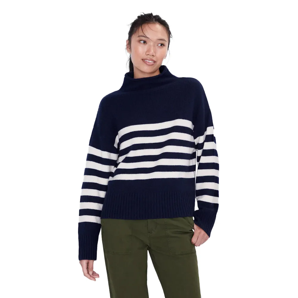 The Lucca in Navy/Cream