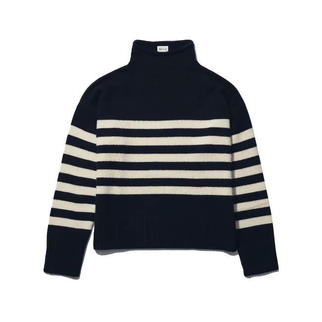 The Lucca in Navy/Cream